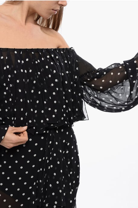 Langes, schulterfreies Kleid mit Fransen und Punkten in Schwarz - Image 3