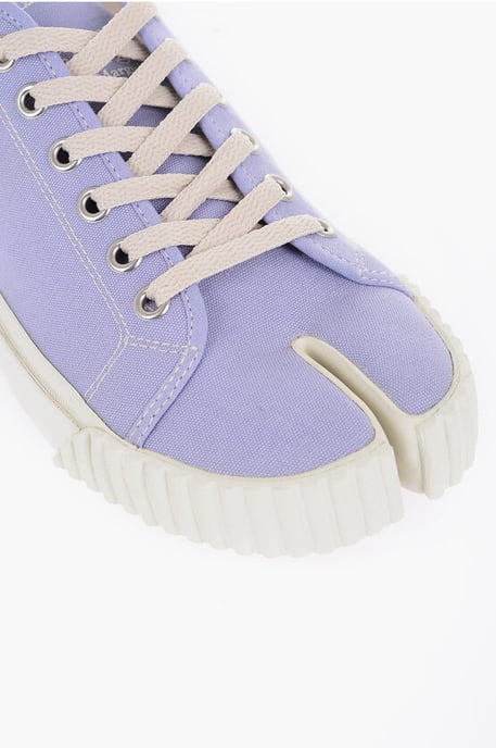 Low-Top Tabi Sneakers aus Canvas in Violett - Image 4