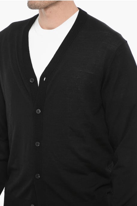 Slim Fit Wollcardigan mit V-Ausschnitt in Schwarz - Image 4