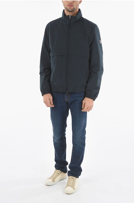 Einfarbige MALLARD-Windjacke mit abnehmbarer Kapuze und Maxi-P in Blau - Image 4