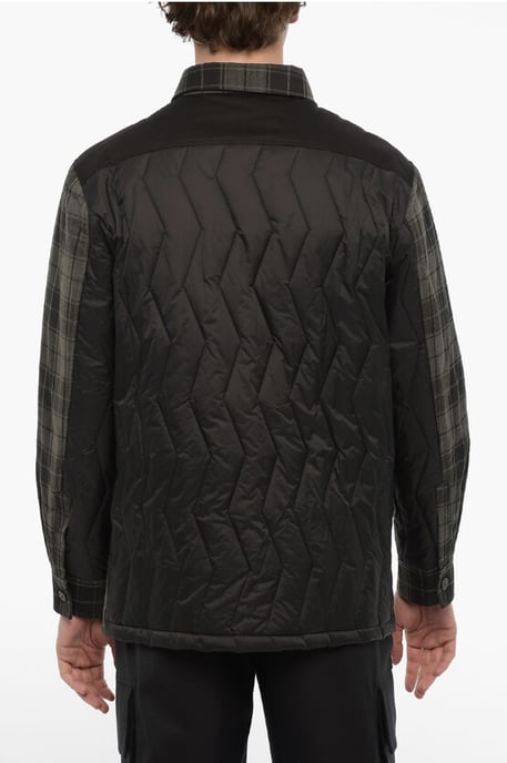 Kariertes, wattiertes Overshirt mit doppelter Brusttasche in Nero, Grigio - Image 2