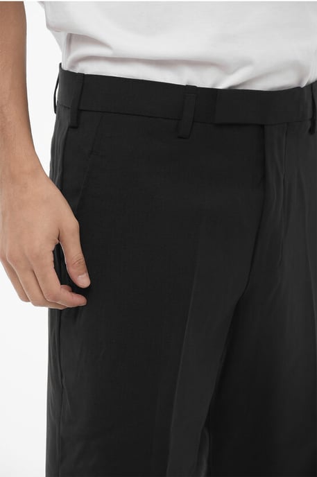 Einfarbige Slim Fit-Chinohose mit verstellbarem Knöchel in Schwarz - Image 3