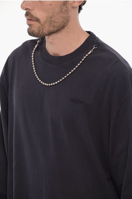 Langärmliges Rundhals-T-Shirt mit silberfarbener Kette in Blau - Image 3