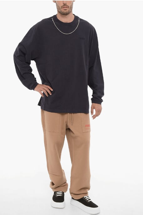 Langärmliges Rundhals-T-Shirt mit silberfarbener Kette in Blau - Image 4