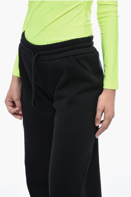 Straight Fit ROUND Jogginghose aus gebürsteter Baumwolle in Schwarz - Image 3