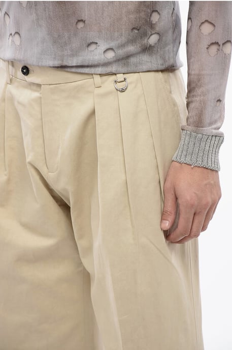 Plisseehose LEXNDER mit Nietendetails in Beige - Image 2