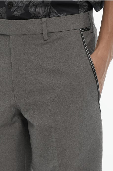 Regular Fit Slim Fit Hose mit Gürtelschlaufen in Grau - Image 2