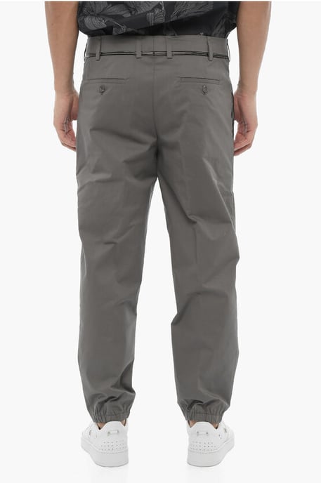 Regular Fit Slim Fit Hose mit Gürtelschlaufen in Grau - Image 2