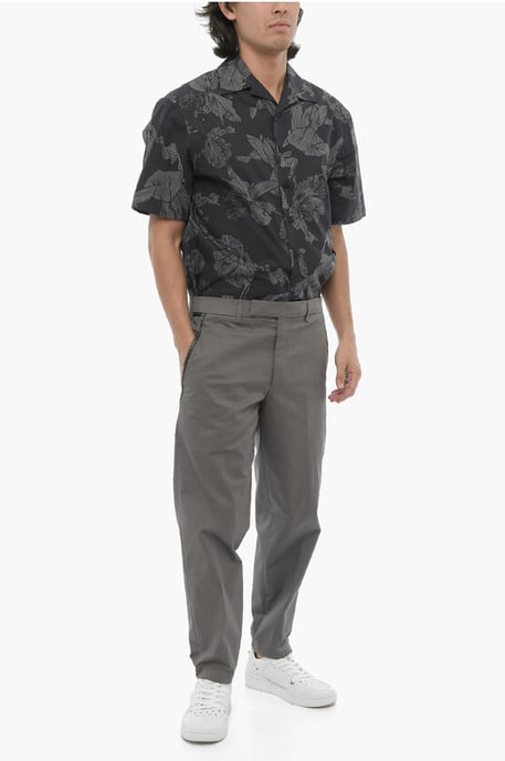 Regular Fit Slim Fit Hose mit Gürtelschlaufen in Grau - Image 4