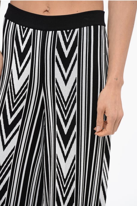 Wide-Fit Hose mit geometrischem Muster in Schwarz & Weiß - Image 3