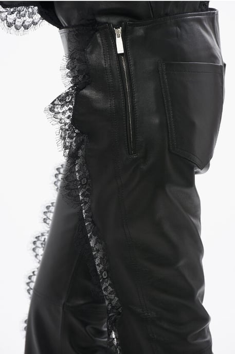Lederhose mit Spitzenbesatzdetails in Schwarz - Image 3