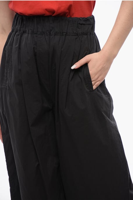 Cropped-Fit-Hose aus Popeline-Baumwolle in Schwarz - Image 3