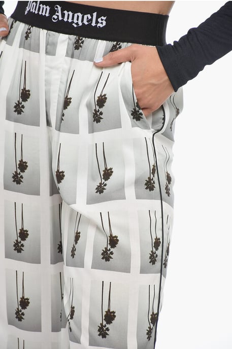 Pyjamahose MIRAGE mit Allover-Logo in Schwarz und Weiß - Image 3