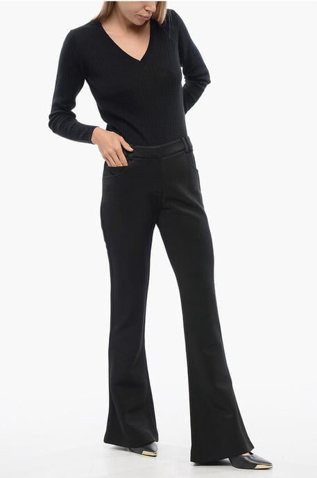 Flared-Fit-Hose in Schwarz - Image 3