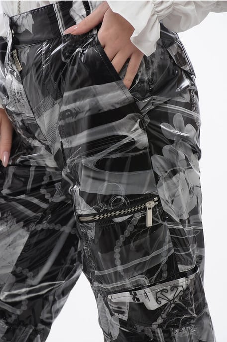 Bedruckte XRAY NY Cargohose in Schwarz - Image 3