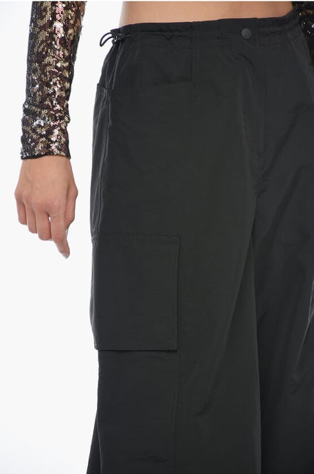 Weite Beinpassform PARACHUTE Cargohose in Schwarz - Image 3