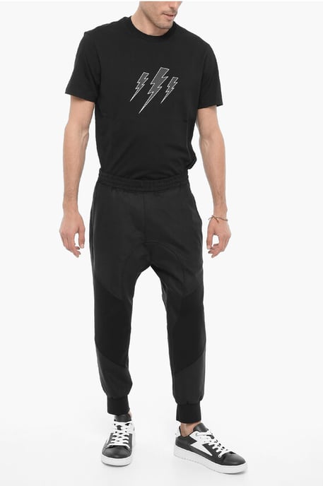 Lässige Hose aus Schurwollmischung im Slouch-Fit in Schwarz - Image 4