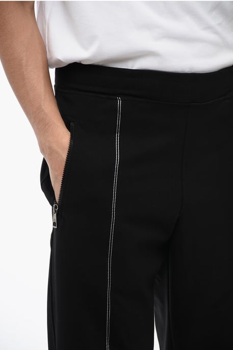 Schwarze Jogginghose aus Viskosemischung mit Tape-Detail im Tape-Fit - Image 2