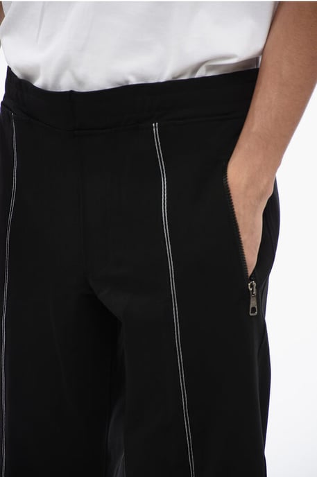 Neil Barrett Jogginghose aus Viskosemischung, tapered Fit mit Tape-Detail - Schwarz - Image 3