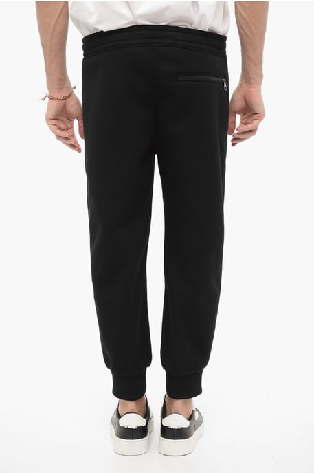 Eng geschnittene Jogginghose mit Kordelzug in der Taille in Schwarz - Image 2