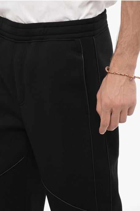 Eng geschnittene Jogginghose mit Kordelzug in der Taille in Schwarz - Image 3
