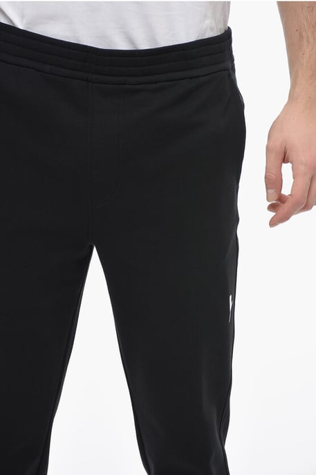 Skinny Fit Sweatpants aus Baumwolle mit Bündchen in Schwarz - Image 3