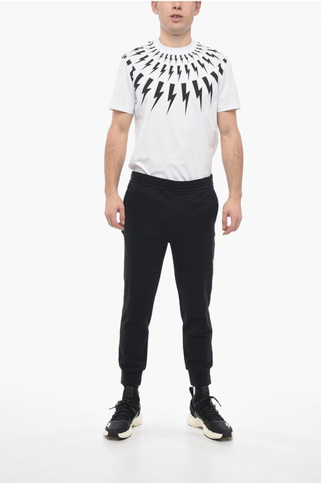 Skinny Fit Sweatpants aus Baumwolle mit Bündchen in Schwarz - Image 4