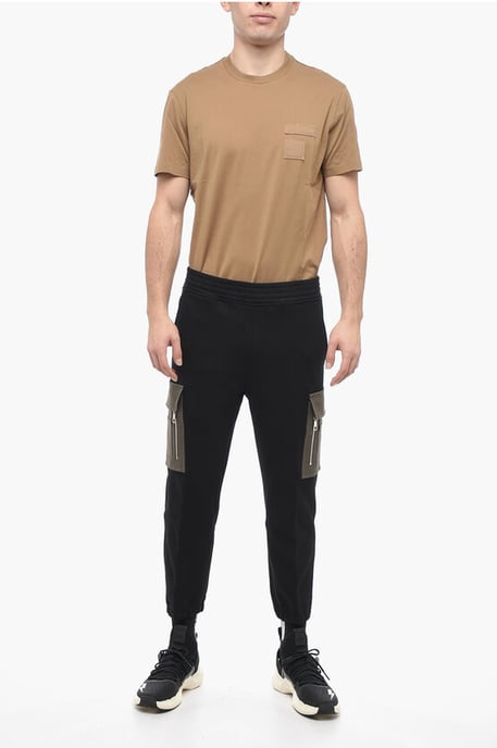 Cargo-Jogginghose aus gebürsteter Baumwolle mit kontrastierenden Taschen in Schwarz - Image 4