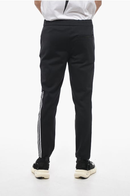 Skinny Fit MODERNIST Sweatpants mit Kontrastdetails in Schwarz - Image 2