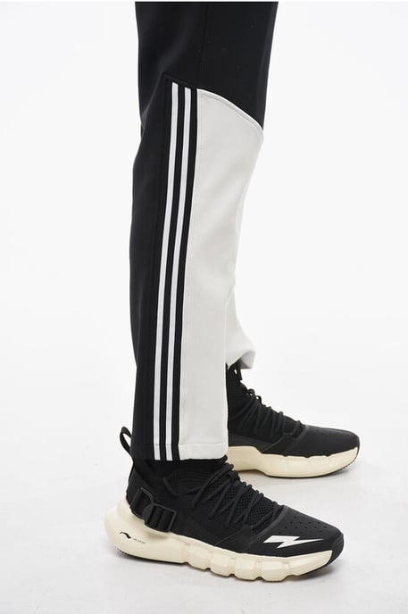 Skinny Fit MODERNIST Sweatpants mit Kontrastdetails in Schwarz - Image 3