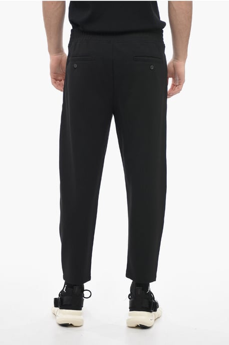 REM + VARSITY Jogginghose mit einfacher Bundfalte und schmaler Passform - Image 2