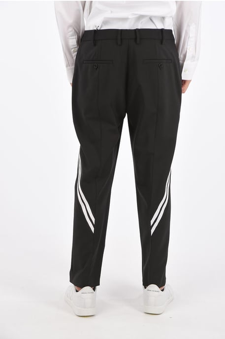 Slim Fit-Hose mit mittelhohem Bund in Schwarz - Image 2