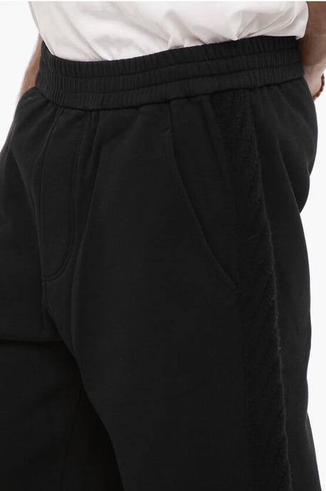 Einfarbige Jogginghose mit seitlichen Wollbändern in Schwarz - Image 3