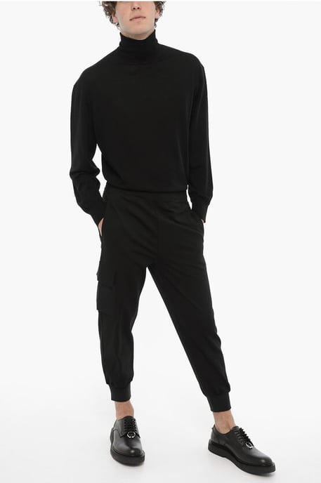 Skinny Fit Cargohose mit Kordelzug in der Taille in Schwarz - Image 3