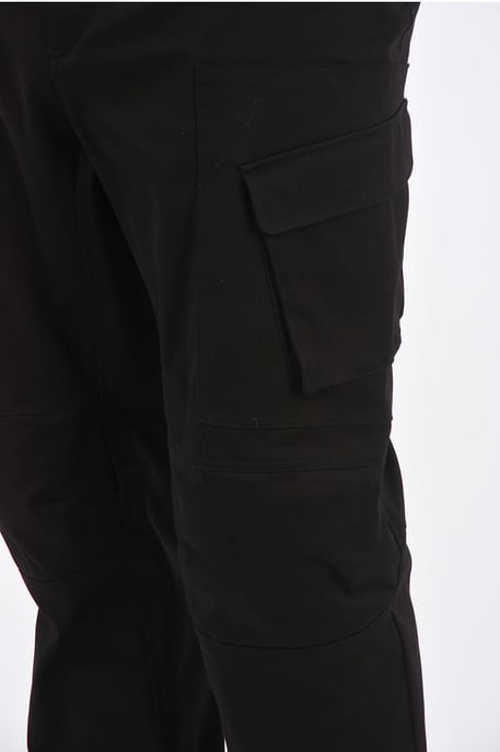 Motocross-Cargohose mit ergonomischem Beinschnitt in Schwarz - Image 3