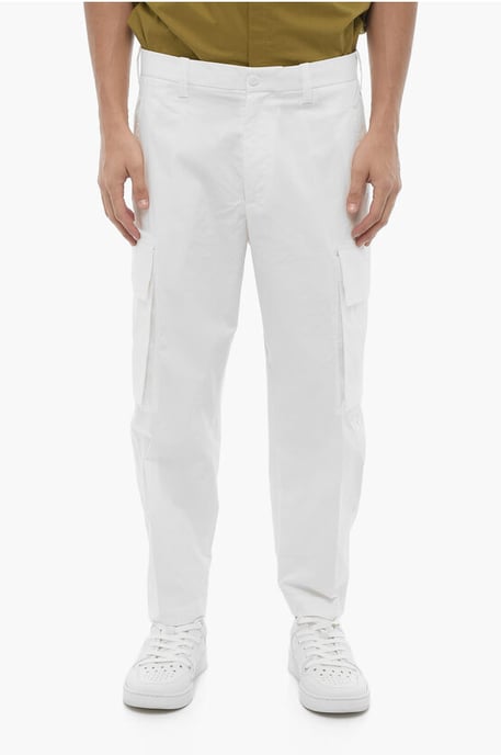 Loose Fit Cargohose mit Gürtelschlaufen in Weiß - Image 1