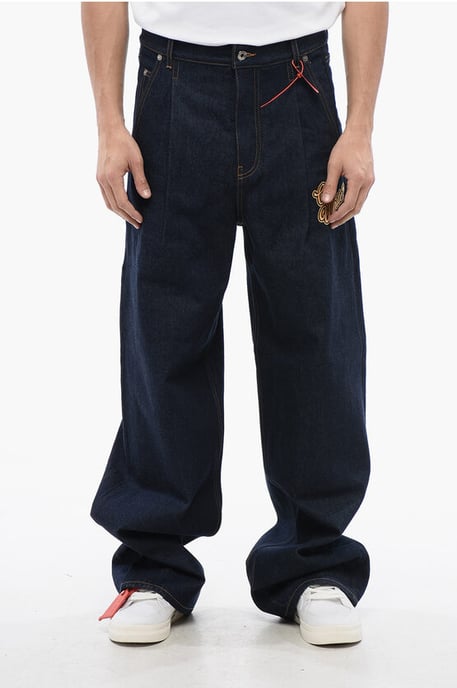 Baggy Fit Jeans mit einfacher Bundfalte und gesticktem Logo, 28 cm, in Blau - Image 1