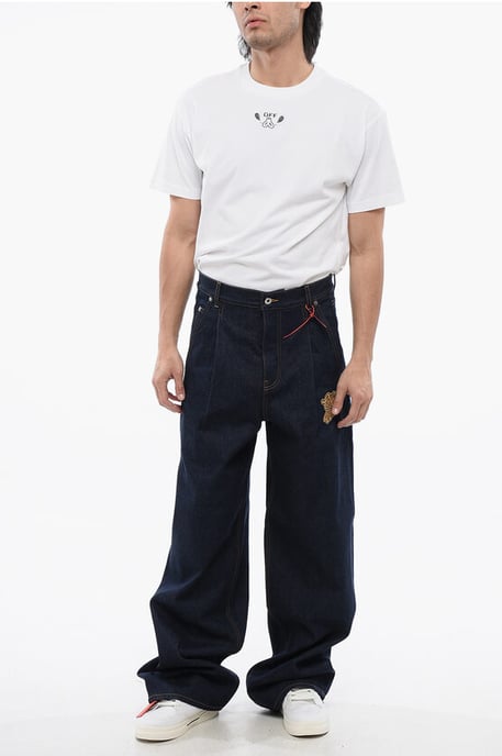 Baggy Fit Jeans mit einfacher Bundfalte und gesticktem Logo, 28 cm, in Blau - Image 4