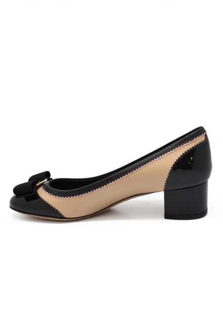 Salvatore Ferragamo Eva Leathe Pumps Beige - Image 3