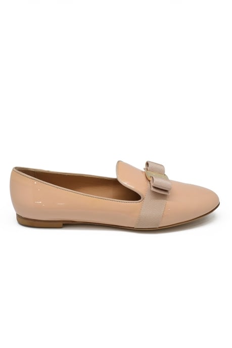 Salvatore Ferragamo Scotty Loafer Beige - Image 1