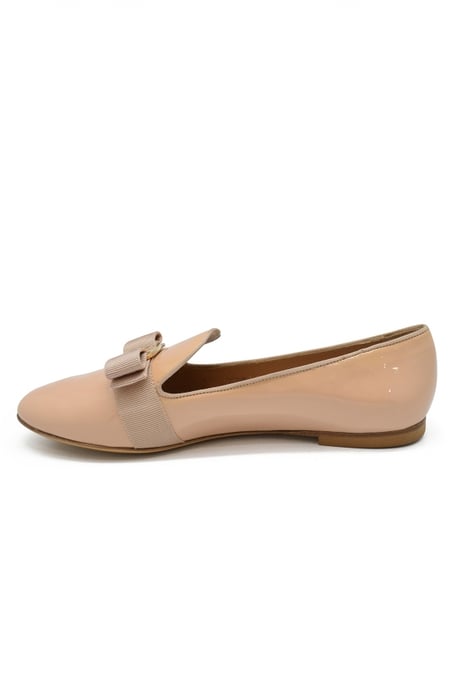 Salvatore Ferragamo Scotty Loafer Beige - Image 4