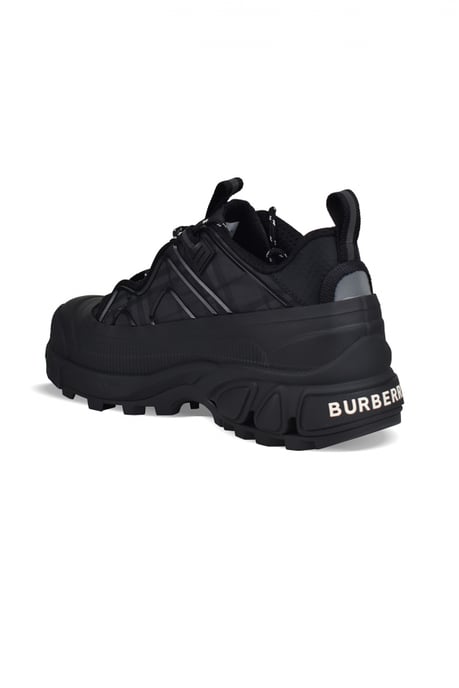 Burberry Sneakers Arthur Schwarz - Image 3