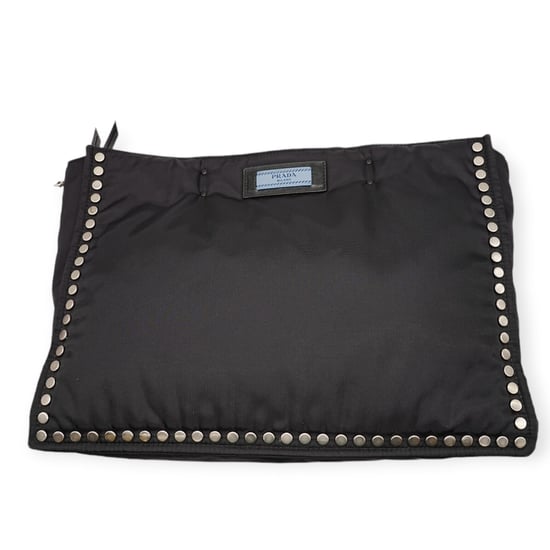 Prada – Schwarze und blaue Tragetasche aus Re-Nylon mit Nieten – 20er - Image 1