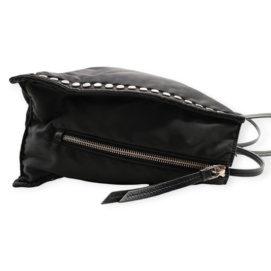 Prada – Schwarze und blaue Tragetasche aus Re-Nylon mit Nieten – 20er - Image 4