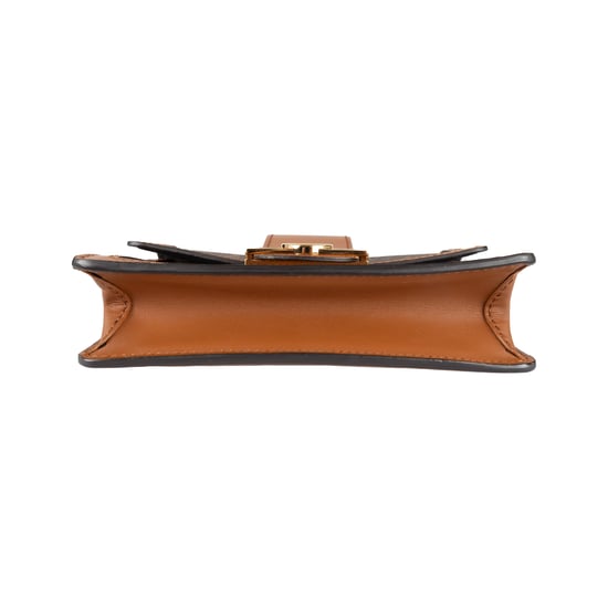 Louis Vuitton Dauphine-Gürteltasche aus Canvas mit Monogramm auf der Rückseite – 10er - Image 6