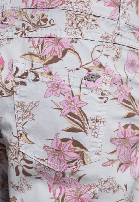Amor, Truth & Trust Damen ATT JEANS Feminine Jeansshorts mit floralem All-Over Print Lola hellgrau - Image 4