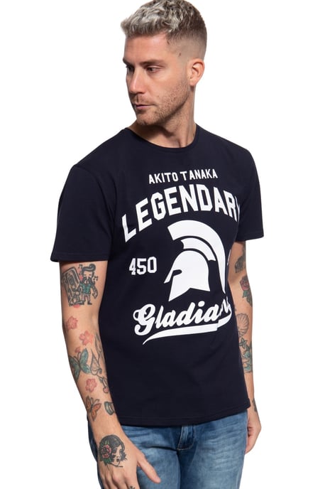 Akito Tanaka Herren AKITO TANAKA Herren T-Shirt mit Frontprint Legendary navy - Image 1