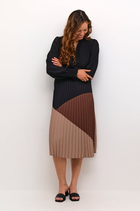 Kleid Feminine - Image 1