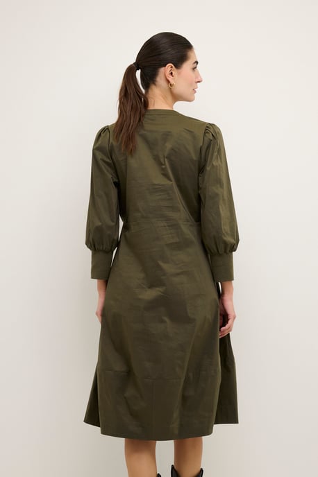 Kleid Feminine Silhouette Gebranntes Olivgrün - Image 5