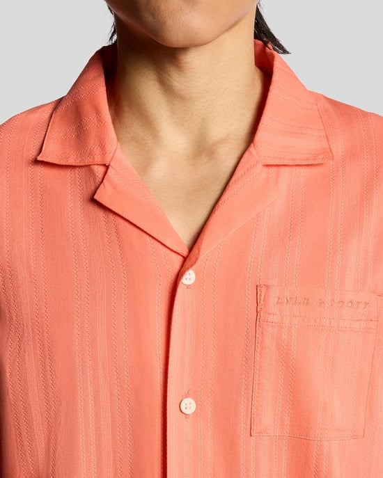 Lyle & Scott Resort-Hemd mit Broderie-Muster – Koralle - Image 3